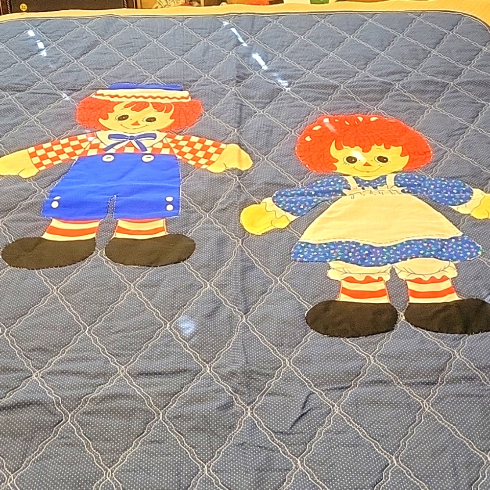 Raggedy Ann and Andy crib quilt.